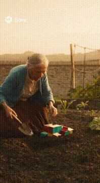 Видео, сгенерированное нейросетью: Pelicula española en color estilo años 50. Una mujer de 80 años esta…