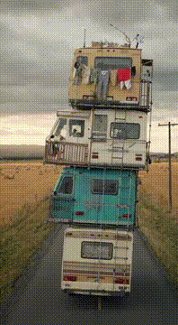 Видео, сгенерированное нейросетью: This but it’s a stack of RVs